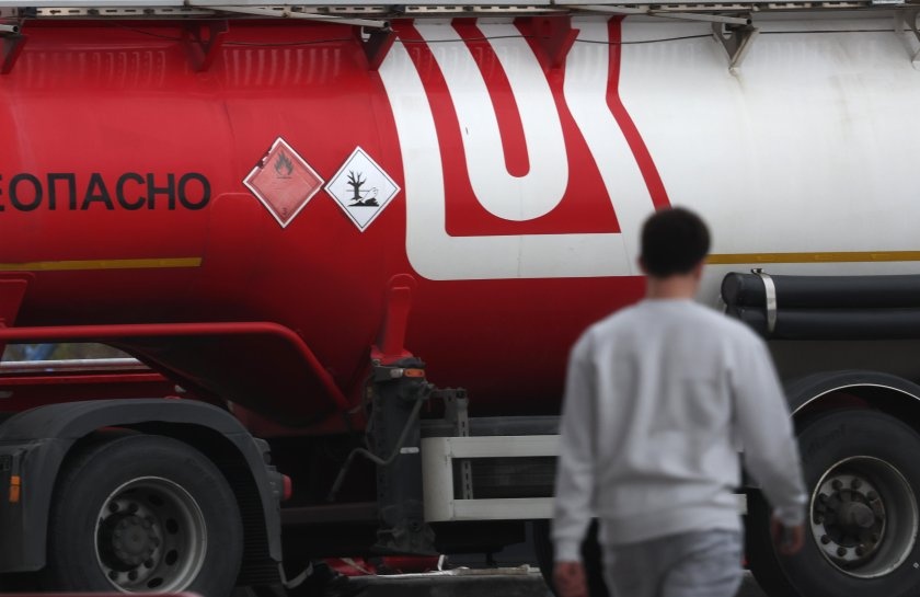 Великобритания издаде временен лиценз за австрийския филиал на „Лукойл“, разширен обхват за България