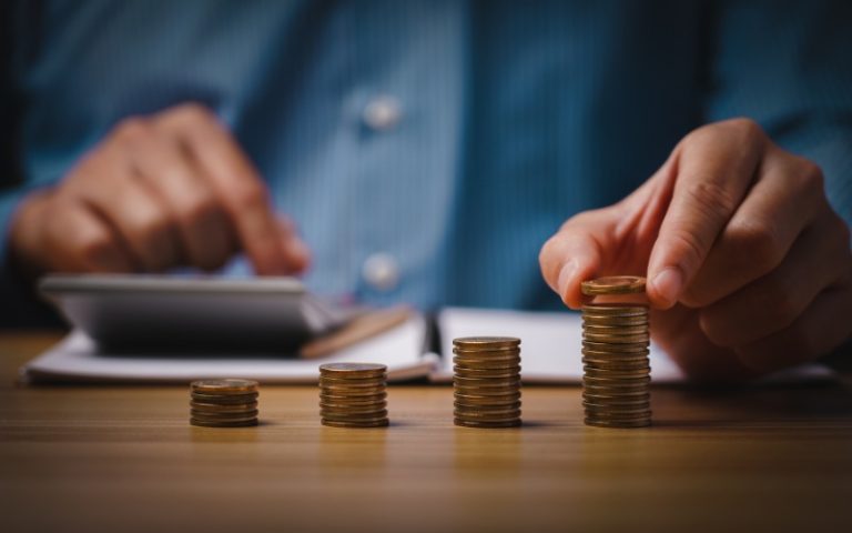 Работодателите срещу бюджета 2026: Двойният скок на данък дивидент 'отрязва единствения клон'
