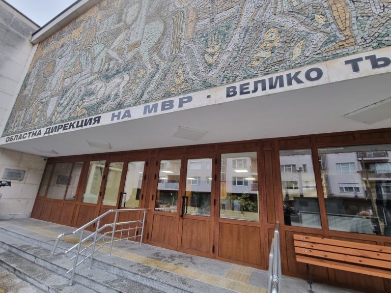 ГДБОП разби мащабна група за фалшиви документи, действала в три области ГДБОП разби мащабна група за фалшиви документи, действала в три области
