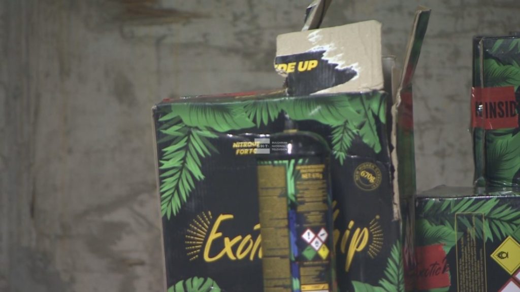 Мащабна акция: Заловиха над 12 000 флакона с райски газ, задържан е криминално проявен