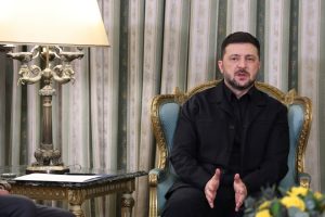 Енергетика и отбрана: Зеленски в Париж за девета среща с Макрон след успешни договори в Атина