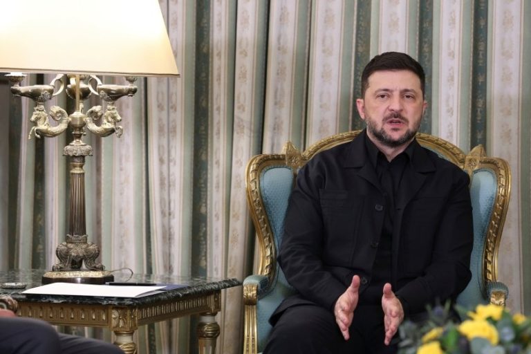 Енергетика и отбрана: Зеленски в Париж за девета среща с Макрон след успешни договори в Атина