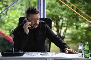 Зеленски призова за спиране на ударите, докато мирните преговори напредват