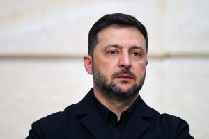 Зеленски призовава за спешна помощ за ПВО, докато мирните преговори започват