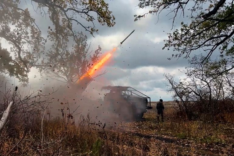 Русия съсредоточава 170 000 войници в Донецк: Ключовият Покровск остава под контрола на Киев Русия съсредоточава 170 000 войници в Донецк: Ключовият Покровск остава под контрола на Киев