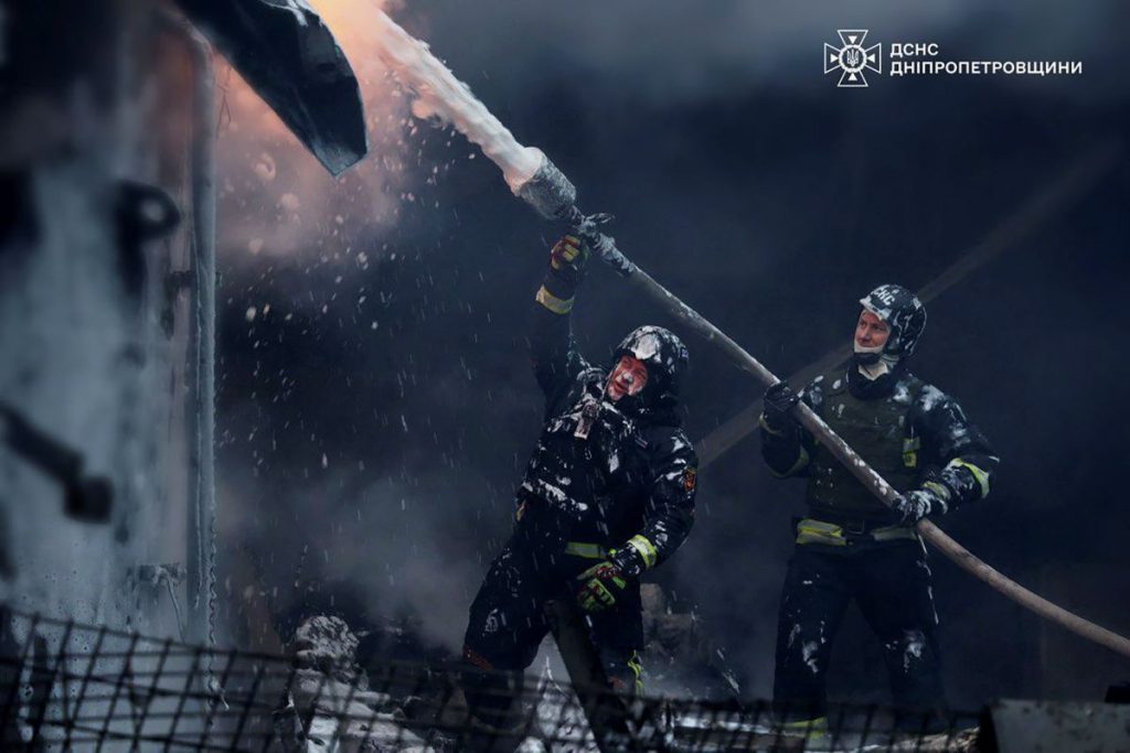 Украйна е изправена пред енергиен колапс: Производството е „на нула“ след масирани руски удари