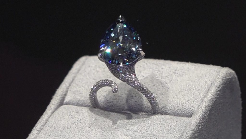 Диамантът „Мелън Блу“ с потенциал за световен рекорд в Женева