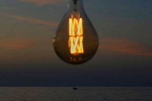 Иновация от Португалия: „Умна“ лампа засича епилептични пристъпи с над 99% точност