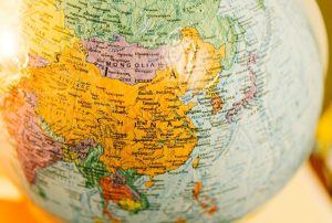 Пекин реагира остро: Изявление на премиера Такаичи за Тайван предизвика препоръка за избягване на пътувания до Япония