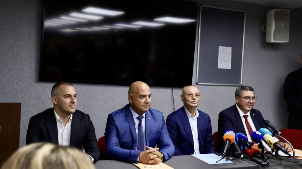 Нова партия на Ахмед Доган: „Алианс за права и свободи“ стартира с 15 депутати и заявка за историческо наследство