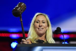 Открит конфликт: Президентът Тръмп нарече Марджъри Тейлър Грийн „луда“ и „предател“ на фона на нови финансови разкрития за $337 млн.