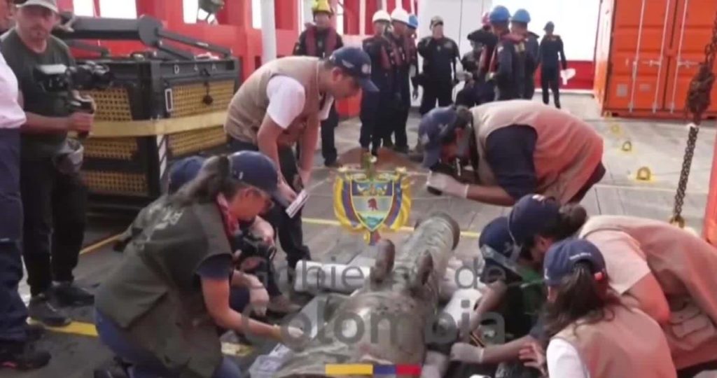 Разкриха съкровища от потъналия галеон „Сан Хосе“: Оръдие, монети и порцеланова чаша извадени от морското дъно