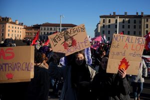 Хиляди французи на протест срещу насилието над жени: Искат решителни действия и нов закон
