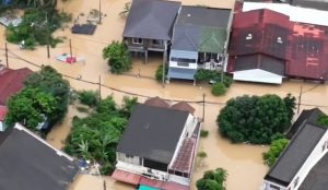 Тайланд в бедствено положение: 33 жертви и рекордни наводнения