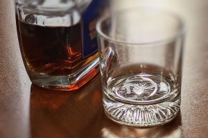 Европа: Намалява консумацията на алкохол, но рисковете за здравето се запазват