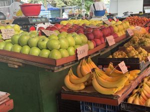 Потребителската кошница достигна 100 лева: Сезонно поскъпване и надценки над 50%