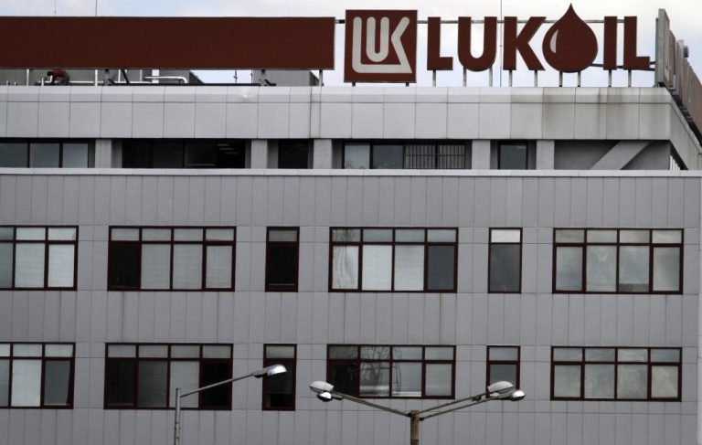 „Лукойл“ официално поиска от САЩ отсрочка за санкциите след провала на ключова сделка „Лукойл“ официално поиска от САЩ отсрочка за санкциите след провала на ключова сделка