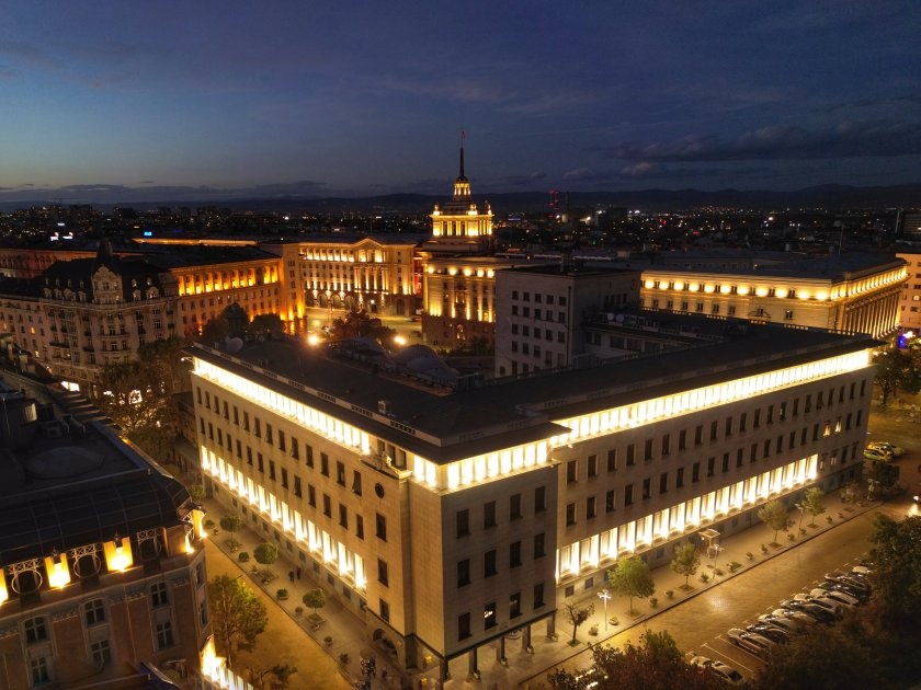 Бюджет 2026 влезе в НС: Увеличение на пенсии, заплати и вноски за сметка на Тристранно съгласуване