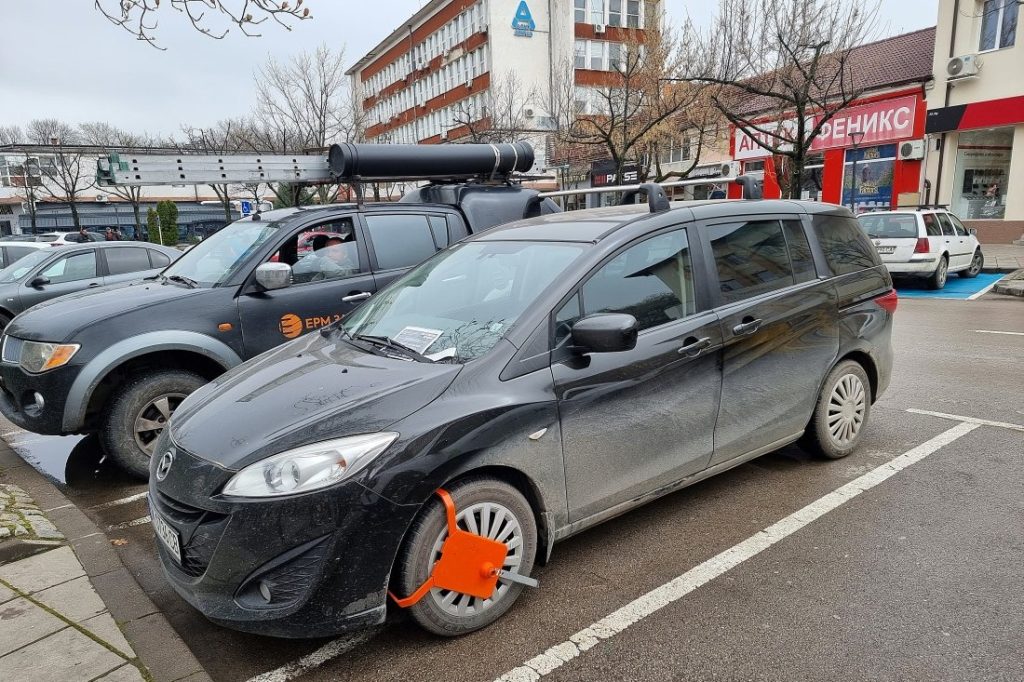 40-годишен мъж преби контрольор на „Градска мобилност“ в Монтана заради поставени скоби