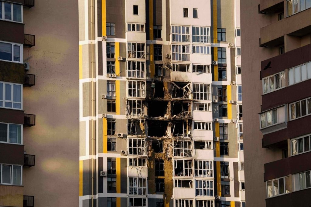 Киев под най-масираната атака от началото на войната: 6 жертви и над 35 ранени, удари и по АЕЦ в Русия