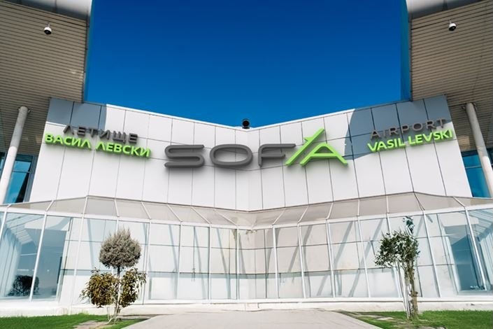 Извънредна обстановка: Силен вятър със 122 км/ч блокира летище София, полети пренасочени към Скопие и Солун