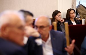 Горещи бюджетни дебати: Комисията прие НЗОК и ДОО, работодатели и синдикати са в конфликт