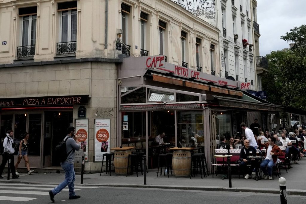 Мащабна авария остави части от Париж без ток и блокира метрото