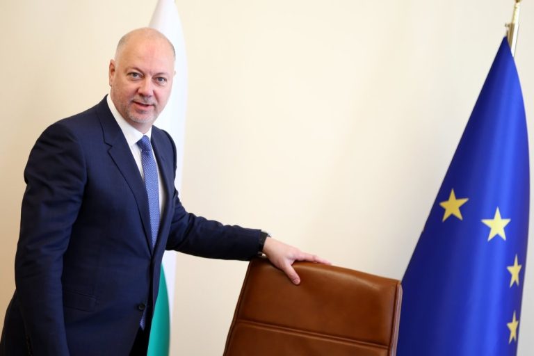 Росен Желязков: Приветстваме усилията на Тръмп за постигане на траен мир в Украйна Росен Желязков: Приветстваме усилията на Тръмп за постигане на траен мир в Украйна