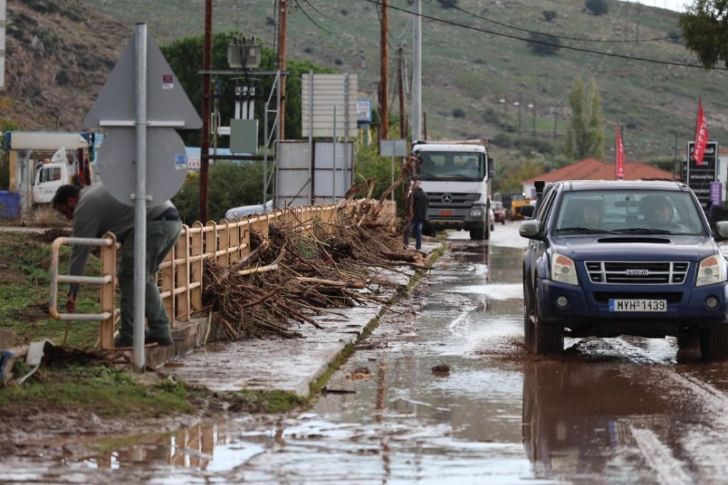 Балканите под вода: Бури и наводнения връхлитат Гърция, Албания и Северна Македония