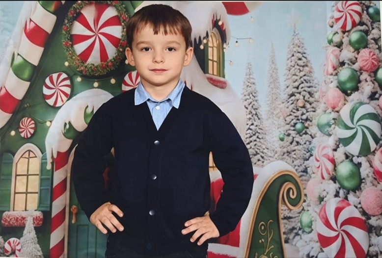 „Щрак под елхата“: Конкурсът на „24 часа“ отново търси най-красивите коледни усмивки