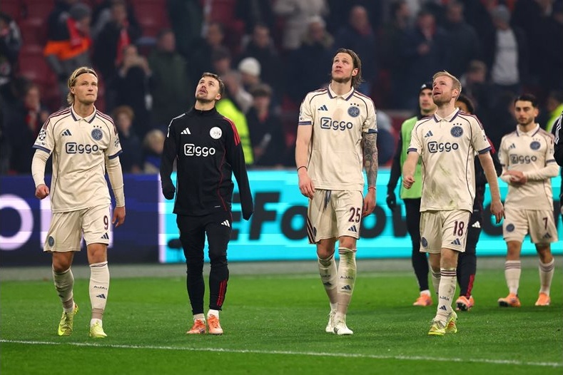 Фен на „Екселсиор“ пробяга 72 км до стадиона на „Аякс“, историята стана вирусна