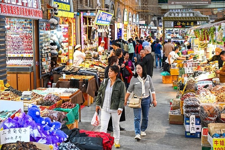 Синдзян отбелязва 26-кратно увеличение на възстановяванията на туристически данъци