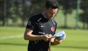 Бивш турски национал и илюзионист арестувани за борсови манипулации