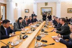 Уан И и Лавров: Защита на резултатите от Втората световна война и противопоставяне на колониалната агресия