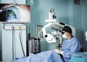 Иновативен имплант в Бургас: Нова надежда за пациенти с глаукома