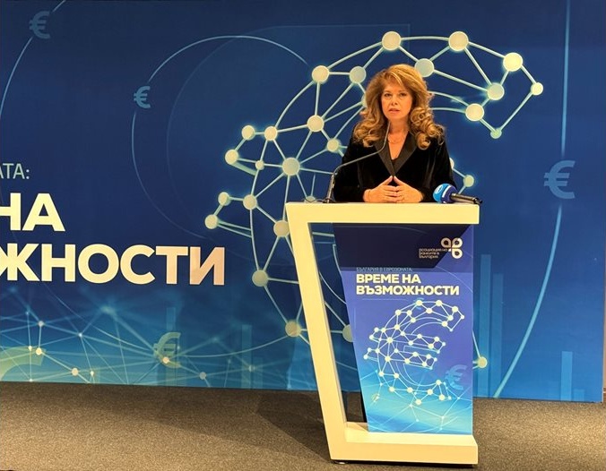 Илияна Йотова: Българските банки са готови за еврото, правителството избяга от разговора