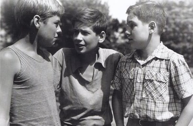 Фотозагадка: Разпознайте бъдещите звезди на българското кино