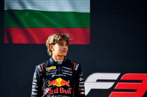 Майката на Никола Цолов: „Щях да го родя на сцената, от малък бързаше“