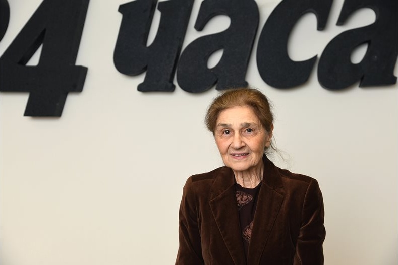 Виолета Еленска: Световна шампионка по художествена гимнастика оцелява след взрив на самолет в Колумбия