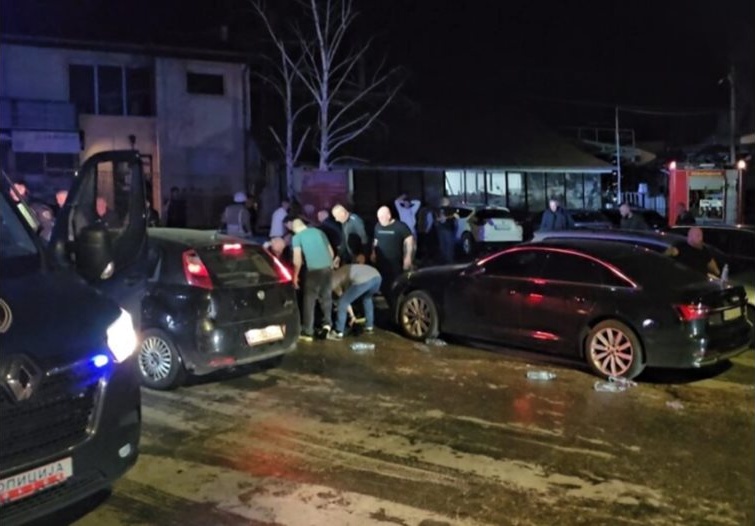 Българският посланик в Скопие се срещна с близки на жертвите от пожара в Кочани