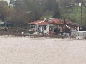 МВР следи нощната обстановка в Бургаско, готови за помощ при проливни дъждове