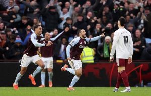 Изненада: „Арсенал“ падна от „Астън Вила“, „Сити“ диша във врата на върха