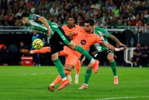 Голово шоу: „Барса“ разгроми „Бетис“ с 5:3 в Севиля и остава лидер