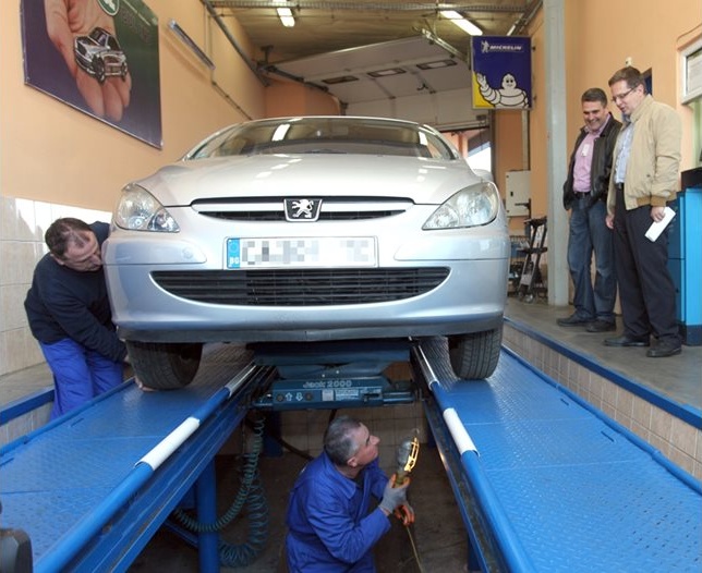 ЕС отхвърли ежегодните прегледи за стари коли: България запазва по-строг режим