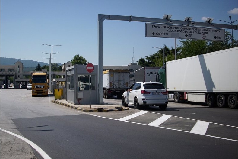 Възстановено е движението на тежкотоварни камиони при ГКПП "Кулата"