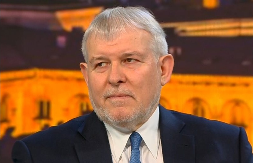 Румен Христов: Улицата не може да иска оставка на политически лидери