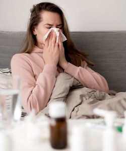 Англия е на прага на тежък грипен сезон, стотици хоспитализирани