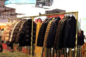 Пухените якета в Китай: Технологии, мода и взискателни потребители