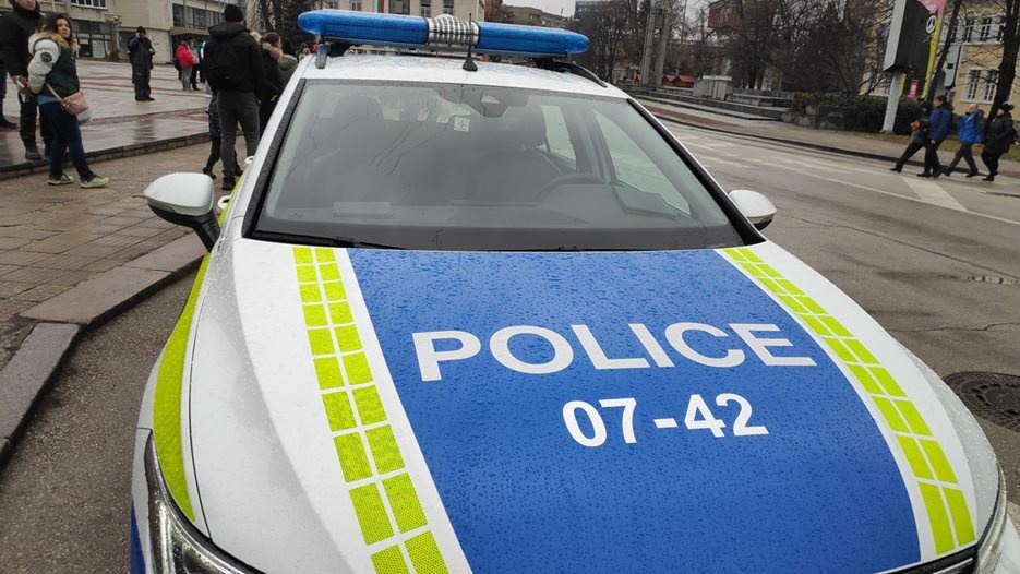 Разследват челен удар край Севлиево: Един загинал, двама ранени