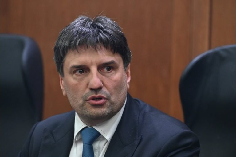 Задържаха крадци след гонка в София, свързани със 7 домови кражби